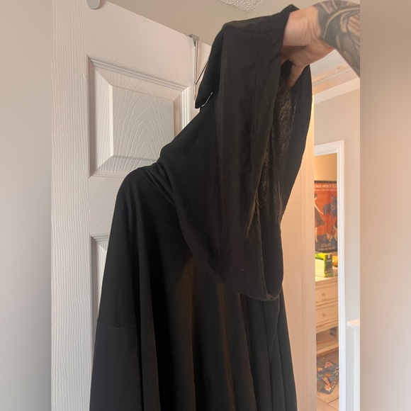 Thigh to calf length cowl hoodie - Picture 4 of 5